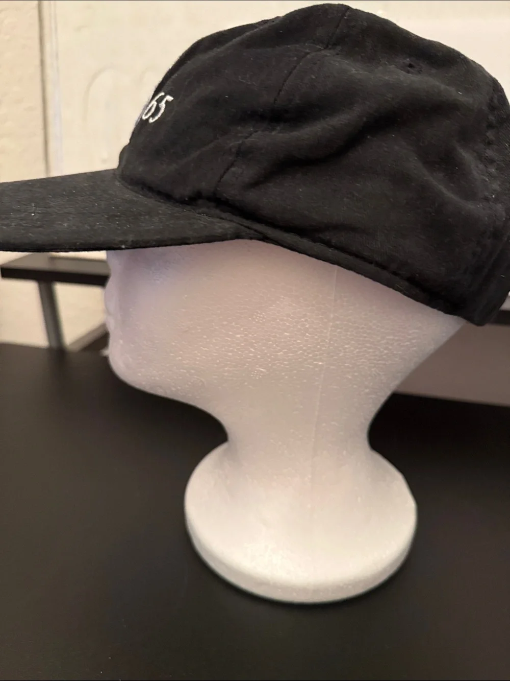 Black UK Cap with Embroidered '1865' Detail